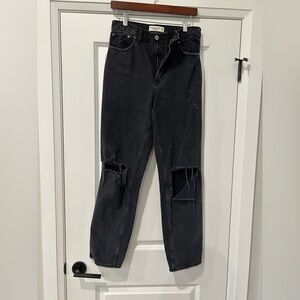 Distressed Abercrombie black 90s high rise straight jeans